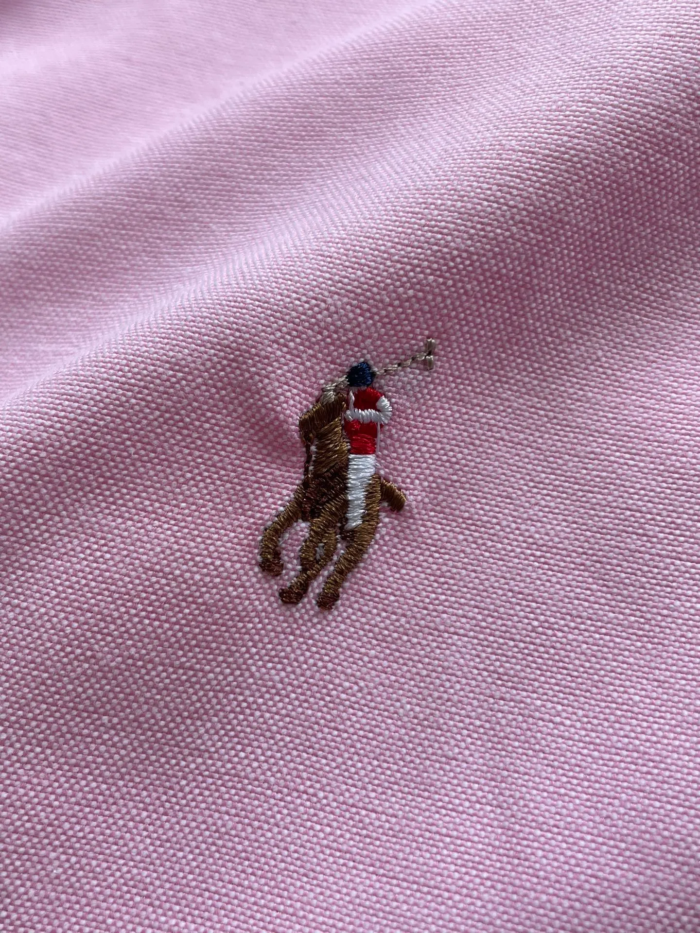 P220 🌸🌸🌸 POLO Ralph Lauren [High Quality] Classic shirt! Classic casual shirt made of pure cotton fabric with unique design, simple, clean and classic version design. It is a versatile style that can be switched at will. The fabric feels soft and delicate, highly breathable, close to the skin and comfortable to wear. It can be worn alone as an inner layer. Its versatile performance is beyond your imagination! The upper body of the ready-to-wear is simple and classic yet elegant! Size:M-XXL